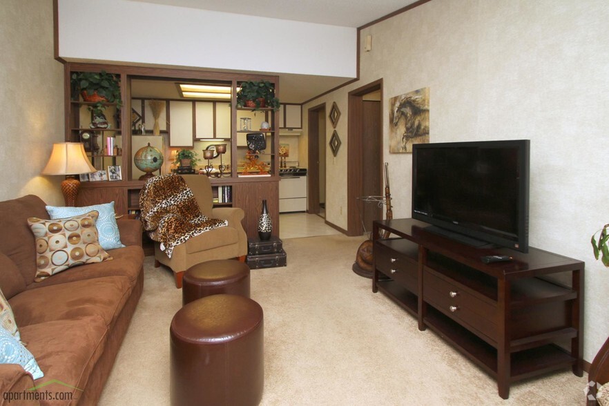 Living Room - Oakwood Park Apartments