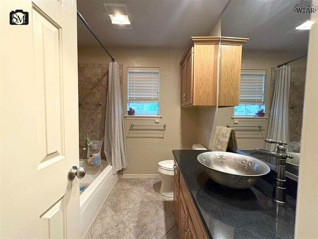 Building Photo - 4801 Shenandoah Dr