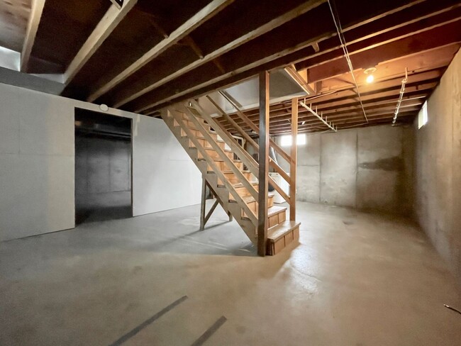 Building Photo - 20th Avenue 8062/8064