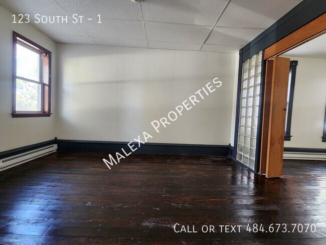 Building Photo - 123 South St