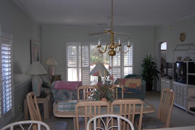 Building Photo - 4231 Hibiscus Dr