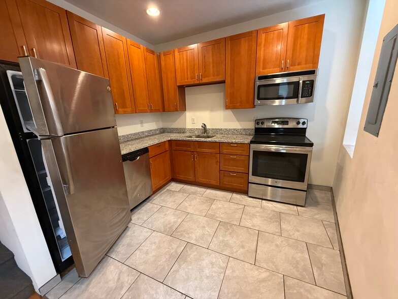 Building Photo - 25 Court St