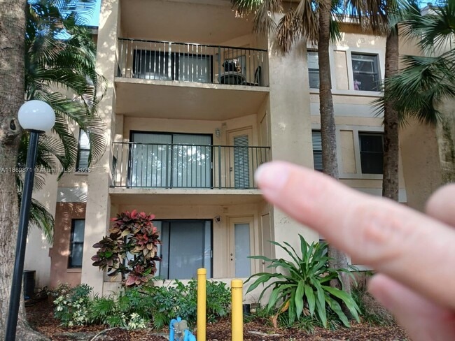 Building Photo - 9999 Summerbreeze Dr