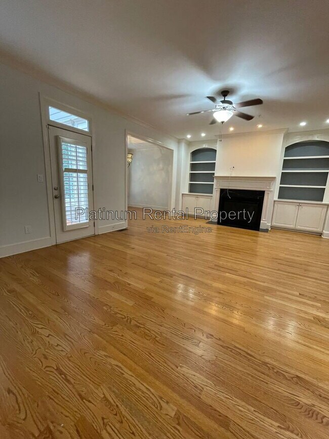 Building Photo - 1875 Adagio Dr