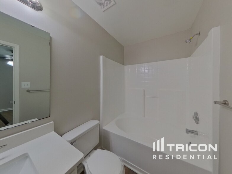 Building Photo - 6213 McIntyre Ridge Dr