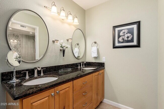 Building Photo - 4BR Home in 85254!