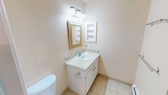 Building Photo - 948 Los Lovatos Rd