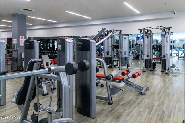 Building Photo - 7137 E Rancho Vista Dr