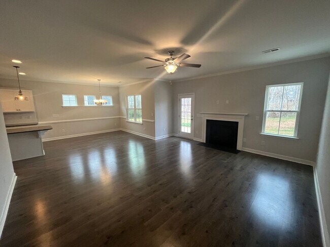Building Photo - Breathtaking 4 Bedroom, 2 1/2 Bathroom House in Winston Salem, NC!