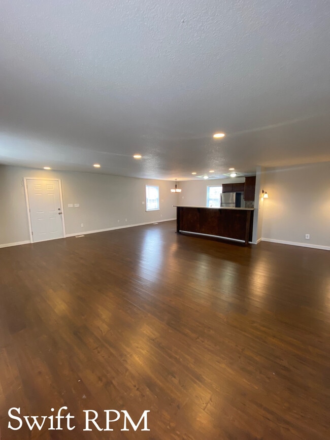 Building Photo - 11103 N Nashua Dr