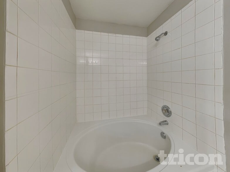 Building Photo - 2305 Saphire Ct