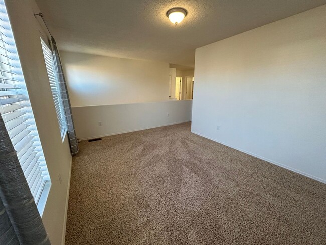 Building Photo - Move-In Special! $100 Off Per Month | 5 be...