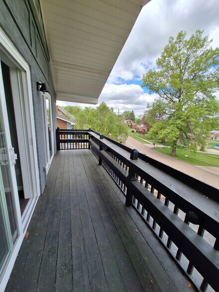 Building Photo - 223 Columbia Dr