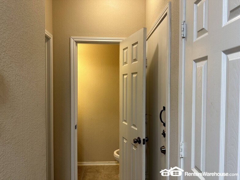 Building Photo - 10214 Maydelle Dr
