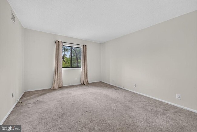 Building Photo - 5901 Mt Eagle Dr