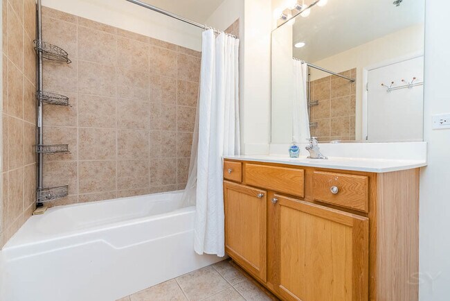 Building Photo - 1600 S Indiana Ave