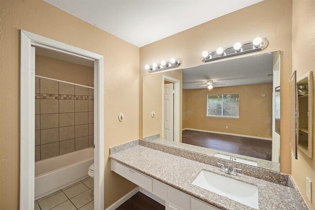 Building Photo - 3714 Embarcadero Dr