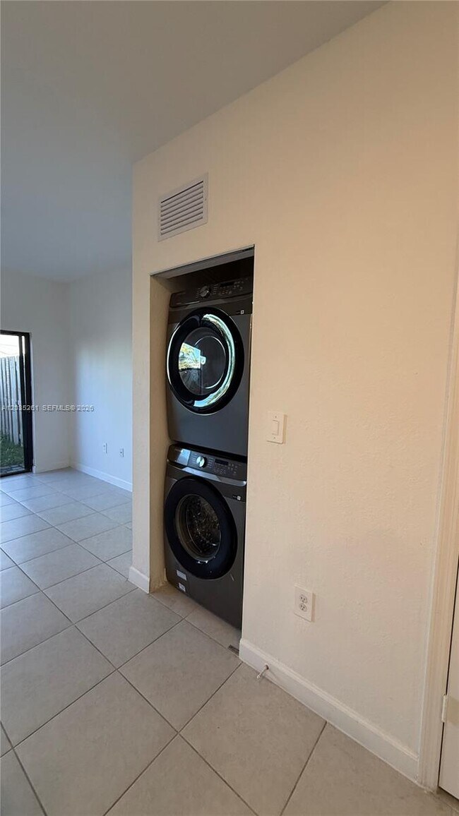 Building Photo - 13265 SW 286th Terrace