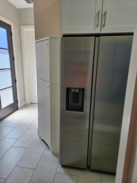 Refrigerator and pantry - 1332 E La Mirada Dr