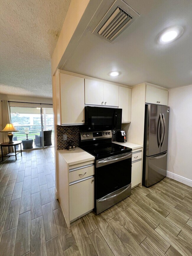 Building Photo - 3402 Bimini Ln