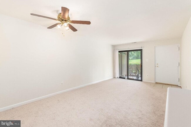 Building Photo - 5805 Royal Ridge Dr