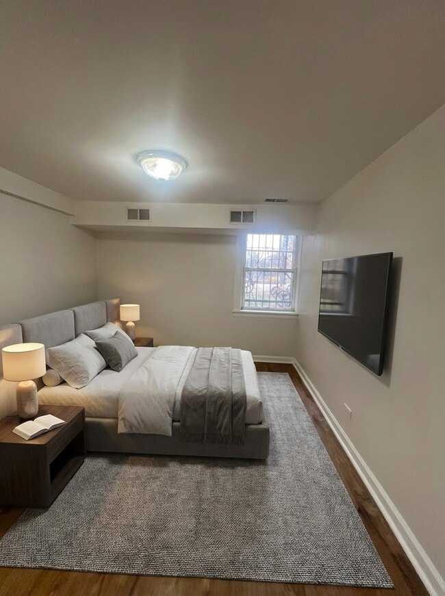 Building Photo - 2138 N Kildare Ave