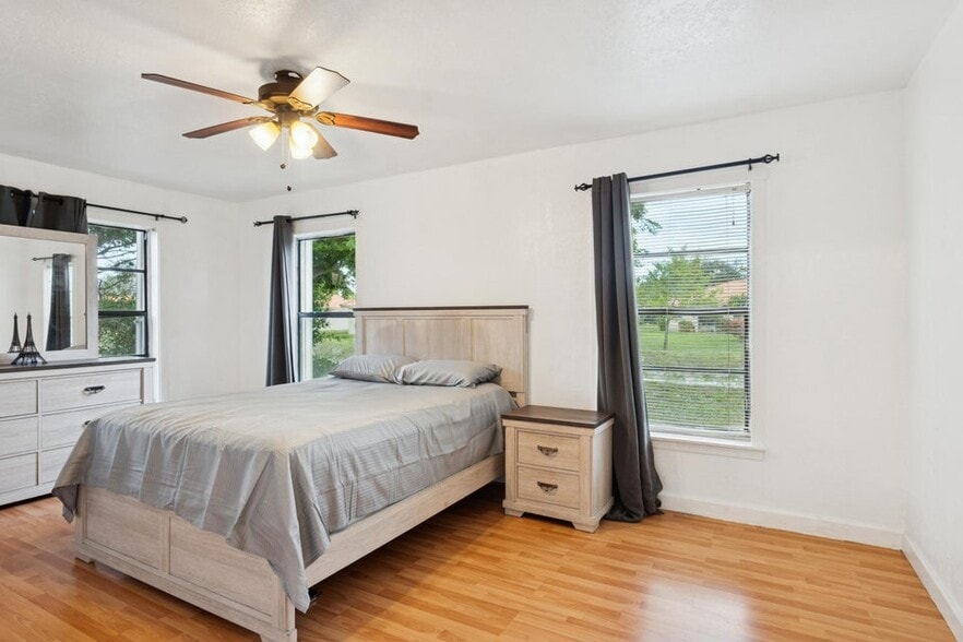 Building Photo - 9930 Pineapple Tree Dr