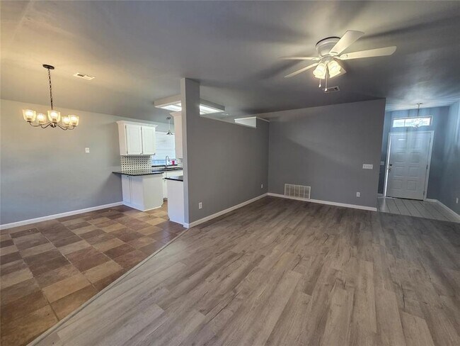 Building Photo - 9401 Buttonfield Ave