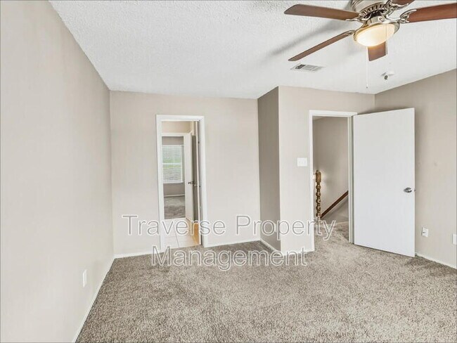 Building Photo - 1006 Bland Dr