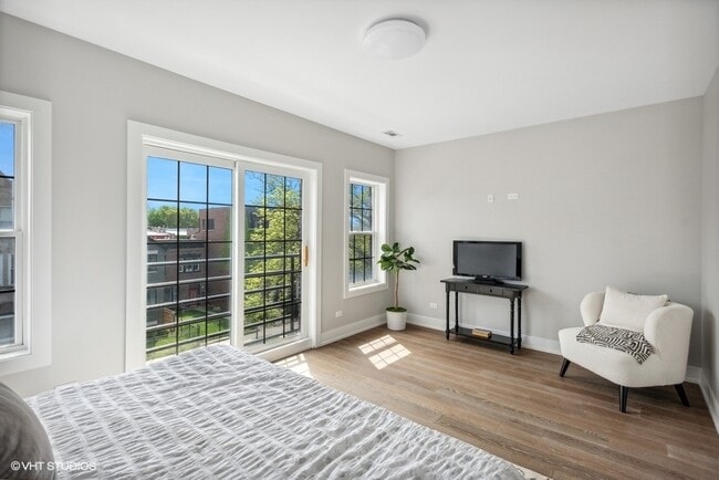 Building Photo - 4824 S Champlain Ave