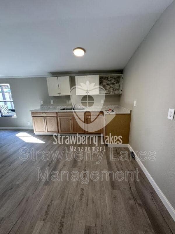 Building Photo - 4210 Leonard St