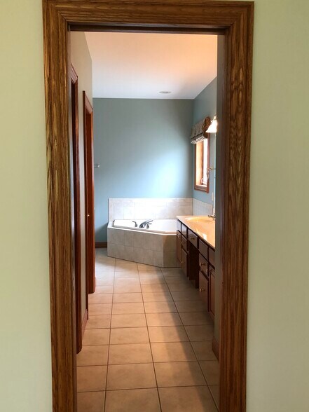 Building Photo - 859 Clearwater Cv W