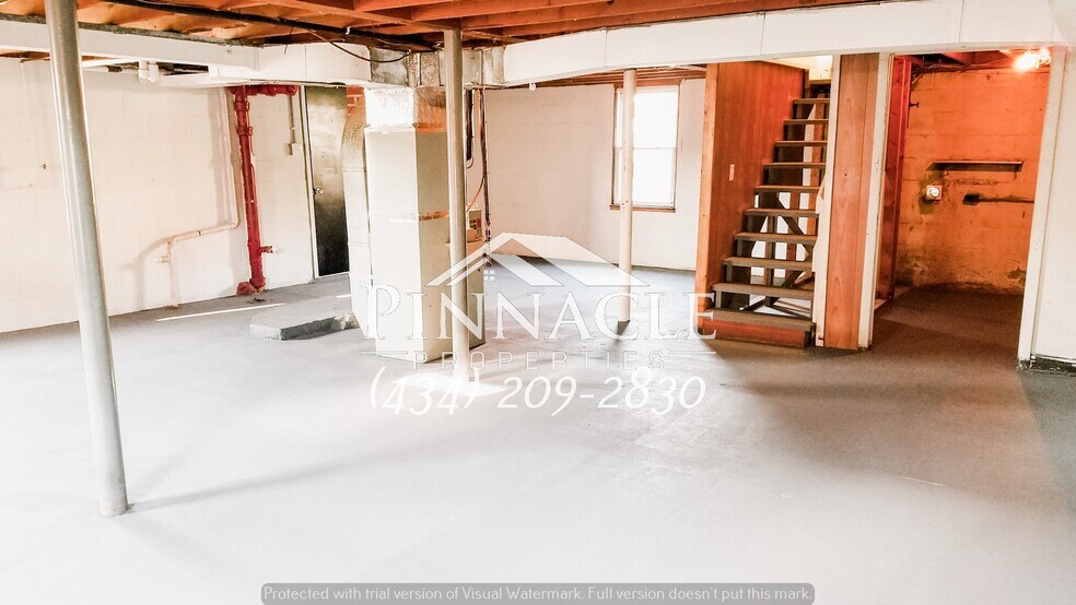 Building Photo - 103 Roberts Ave