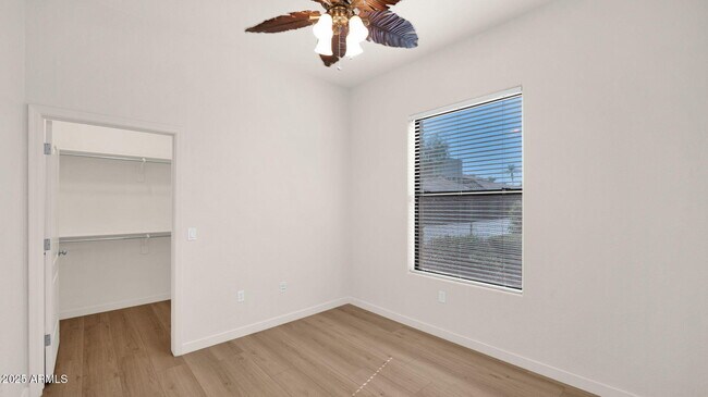Building Photo - 7027 N Scottsdale Rd