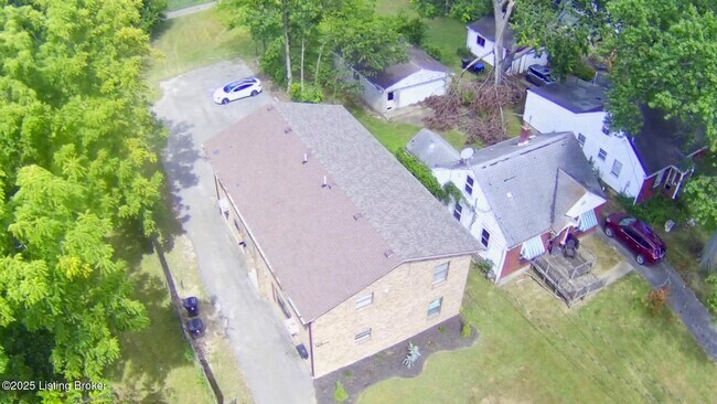 Building Photo - 129 E Wellington Ave