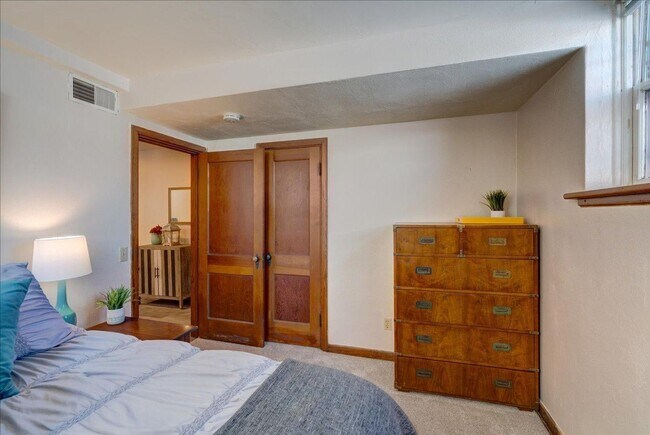 Building Photo - 2632 Stevens St