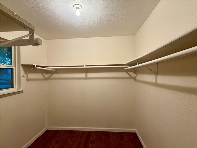 Building Photo - 5800 Lumberdale Rd