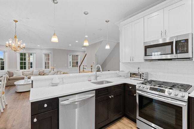 Building Photo - 4 Central Ave