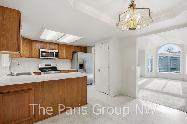 Building Photo - Spectacular Spacious 5BR Home in Sultan * Great Location * New Paint/Flooring/Appliances +++