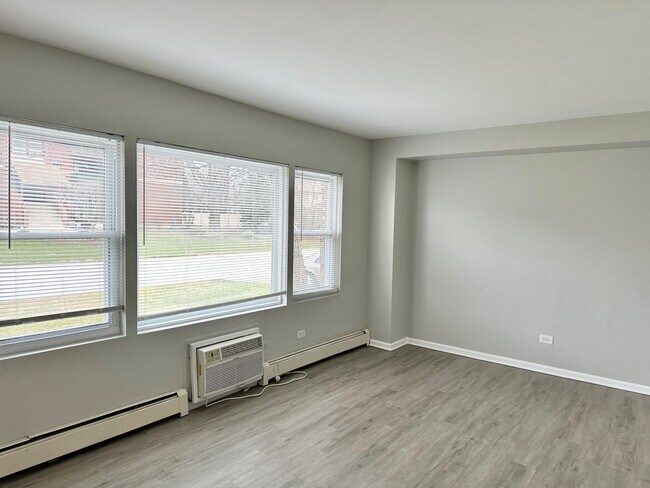 Building Photo - 8635 84th Ct