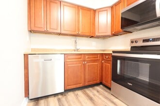 Building Photo - Beautiful 1 Bedroom w/ Off-Street Parking