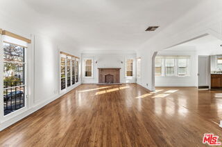 Building Photo - 177 N Sycamore Ave