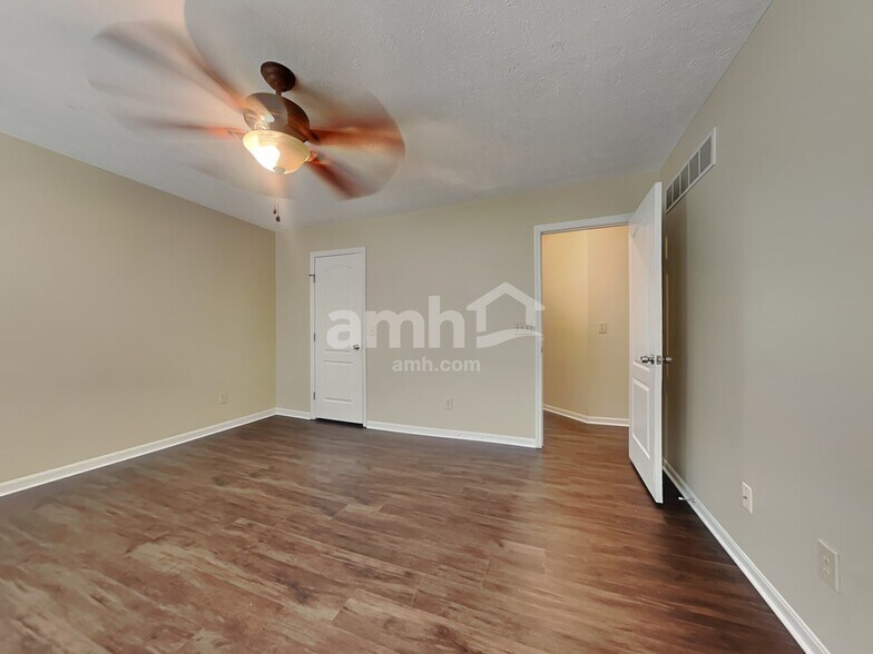 Building Photo - 9143 Pampas Ct