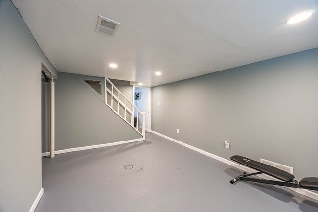 Building Photo - 414 Hochberg Rd