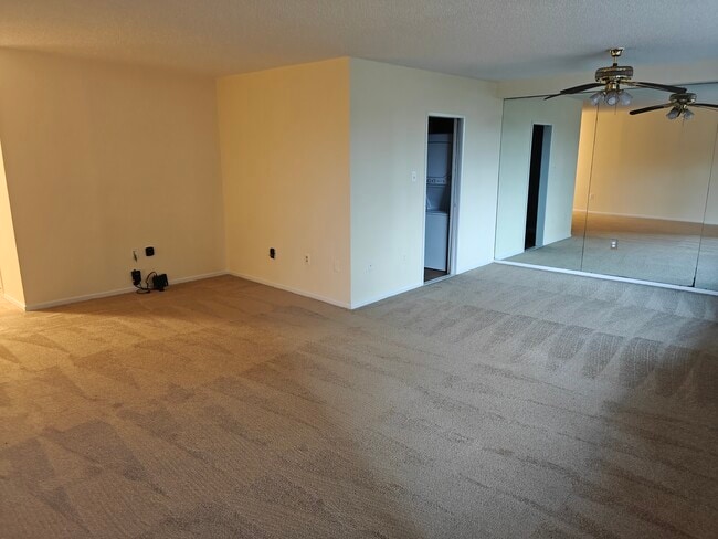 Building Photo - 3705 S George Mason Dr