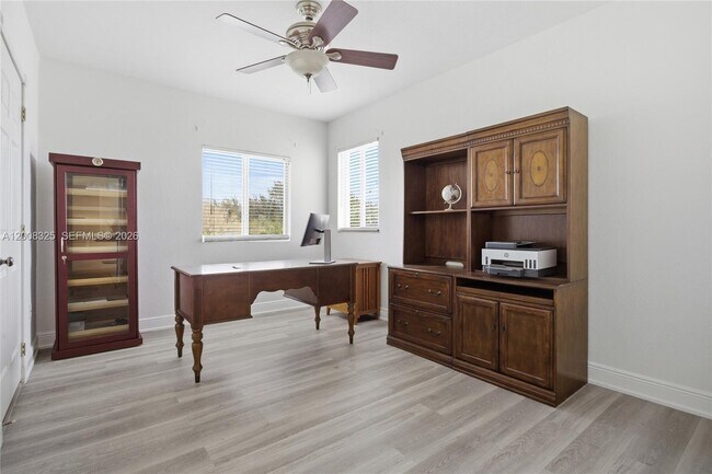 Building Photo - 20401 SW 48th Pl