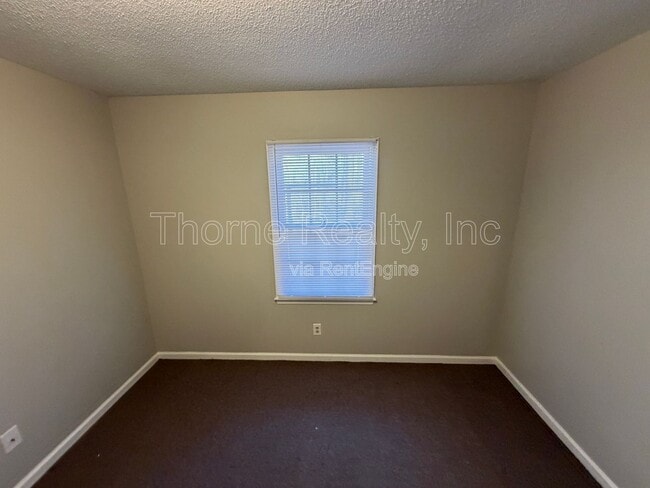 Building Photo - 2247 Sherwood Ave