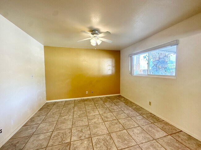 Building Photo - COMING SOON! AMAZING 3 Bedroom 3 Bathroom ...