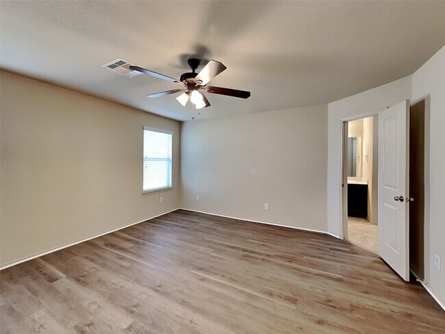 Building Photo - 7210 Alava Dr