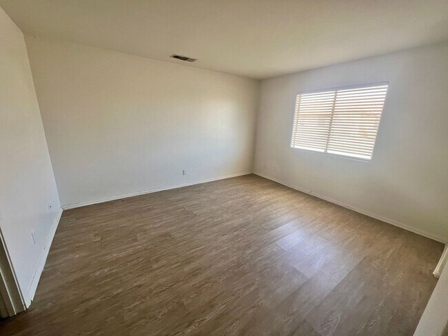 Building Photo - 6685 Ocotillo Ave